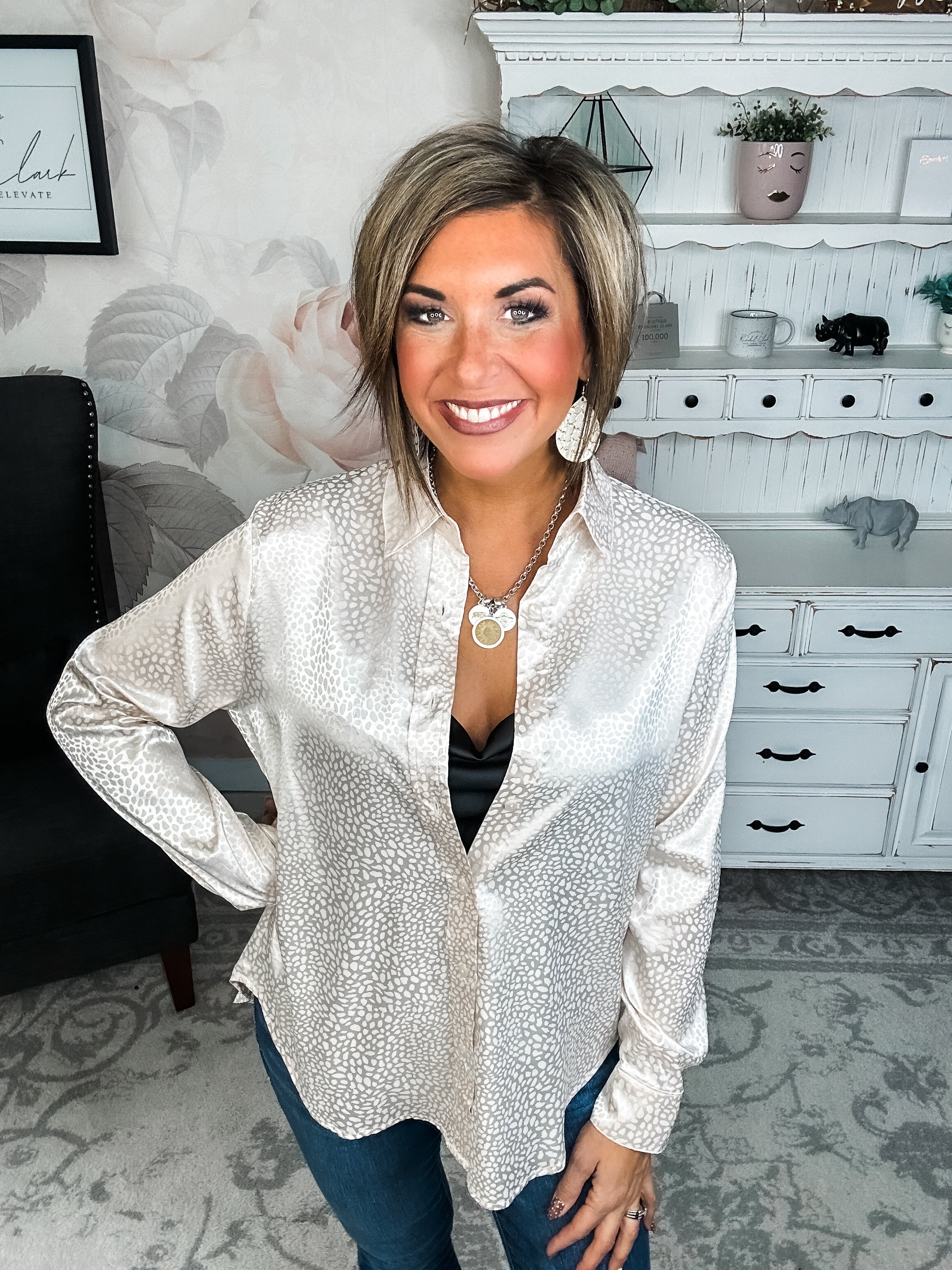 Stars Align Ditzy Dot Button Down - Champagne