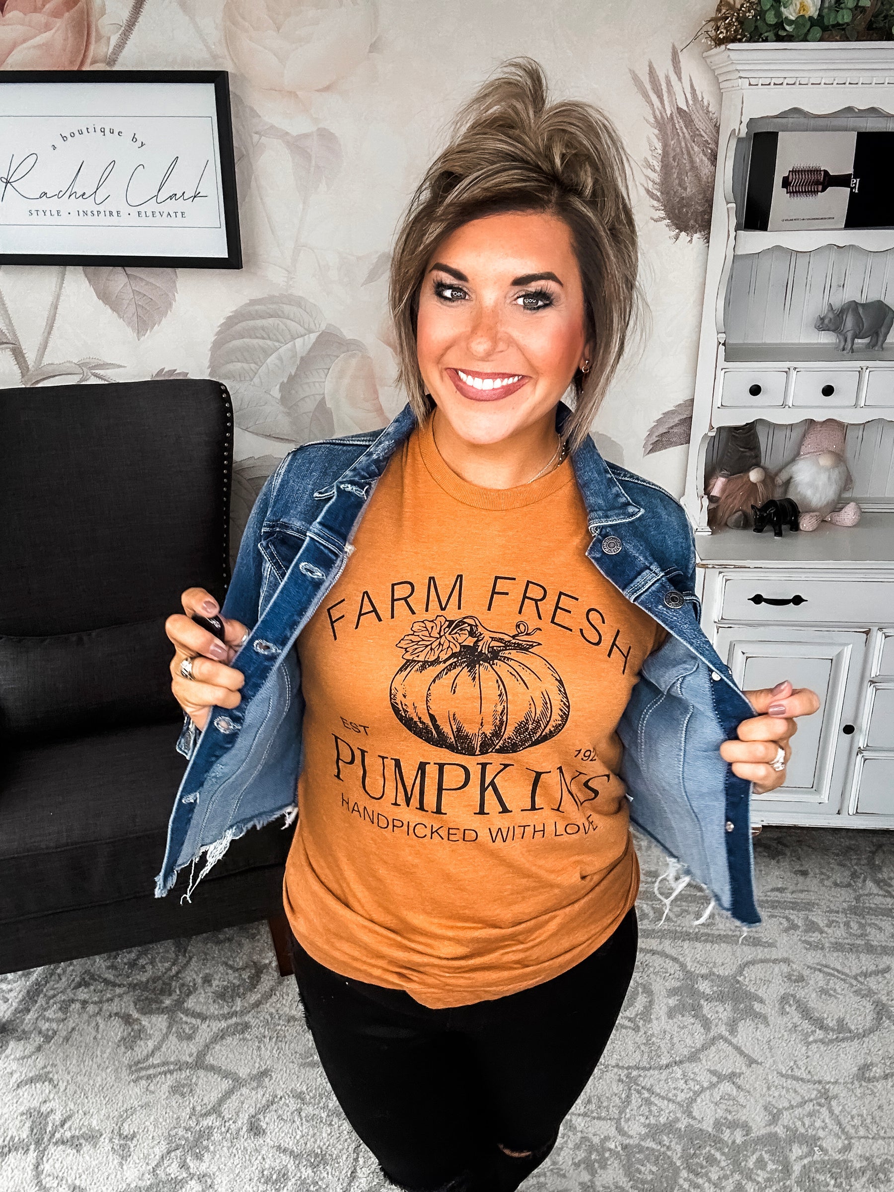 Farm Fresh Pumpkins Graphic Tee