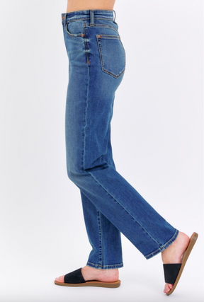 Judy Blue Lightly Distressed Girlfriend Jeans