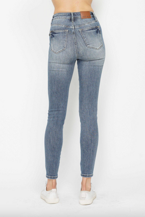 Judy Blue Tummy Control Light Wash Skinny Jeans