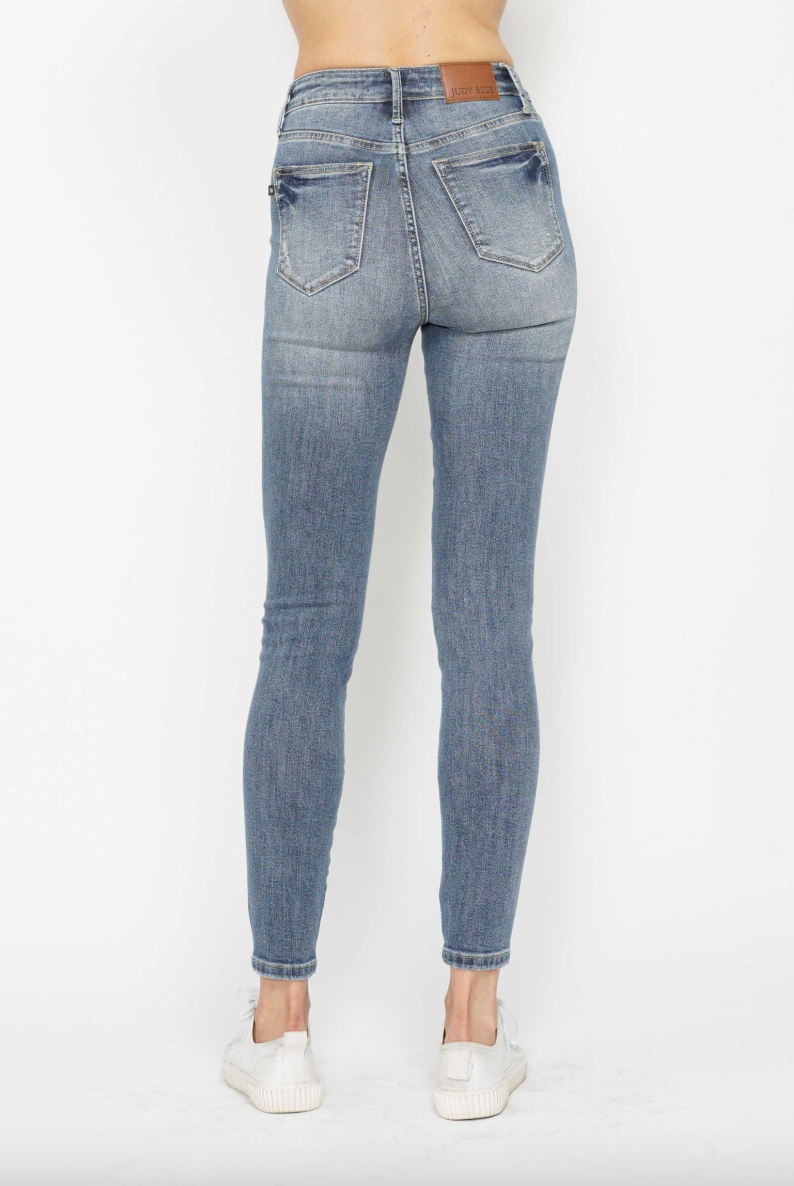 Judy Blue Tummy Control Light Wash Skinny Jeans