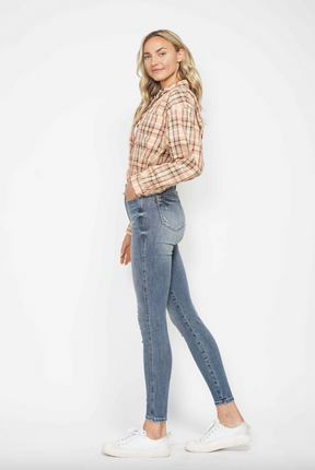 Judy Blue Tummy Control Light Wash Skinny Jeans