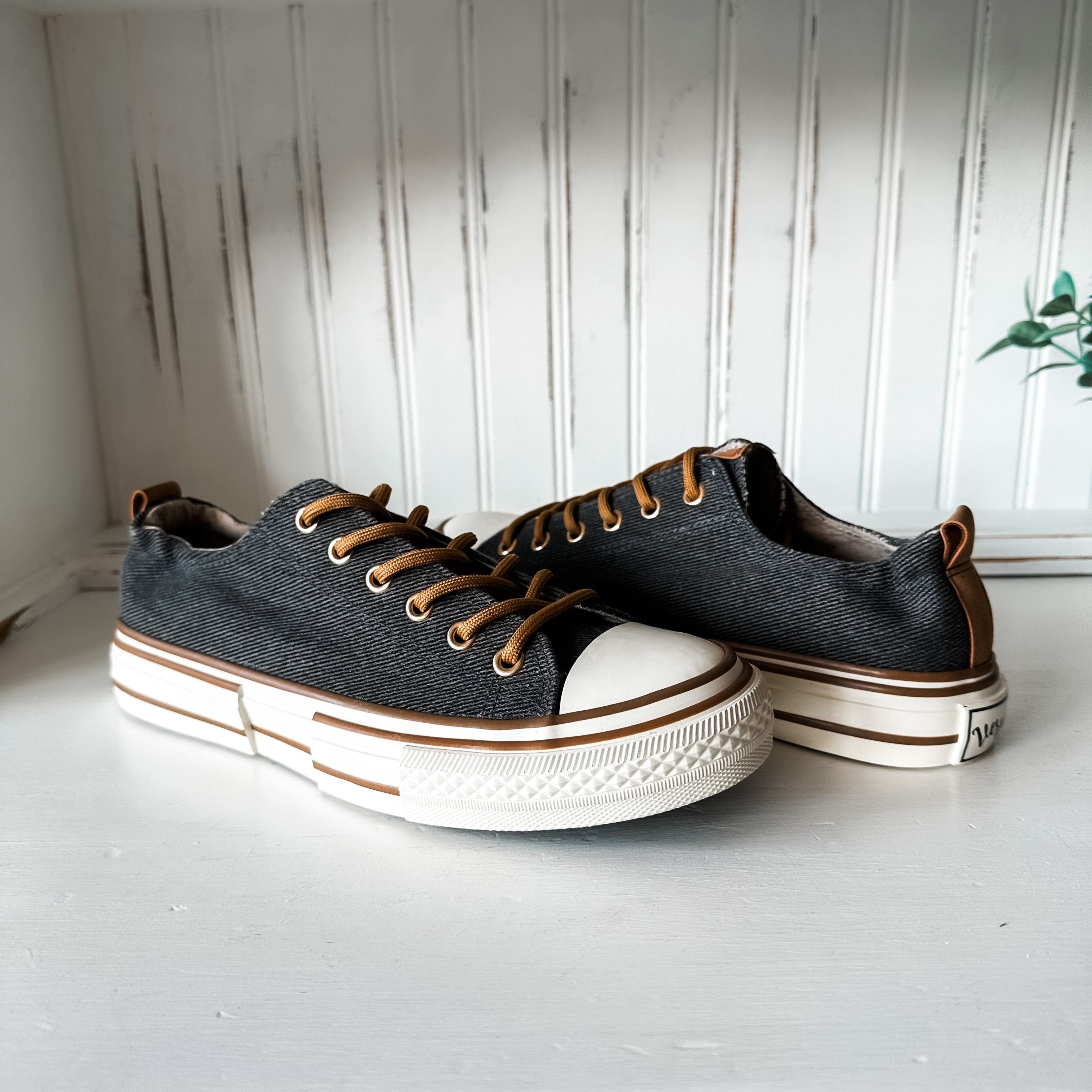 Driana Sneaker - Black