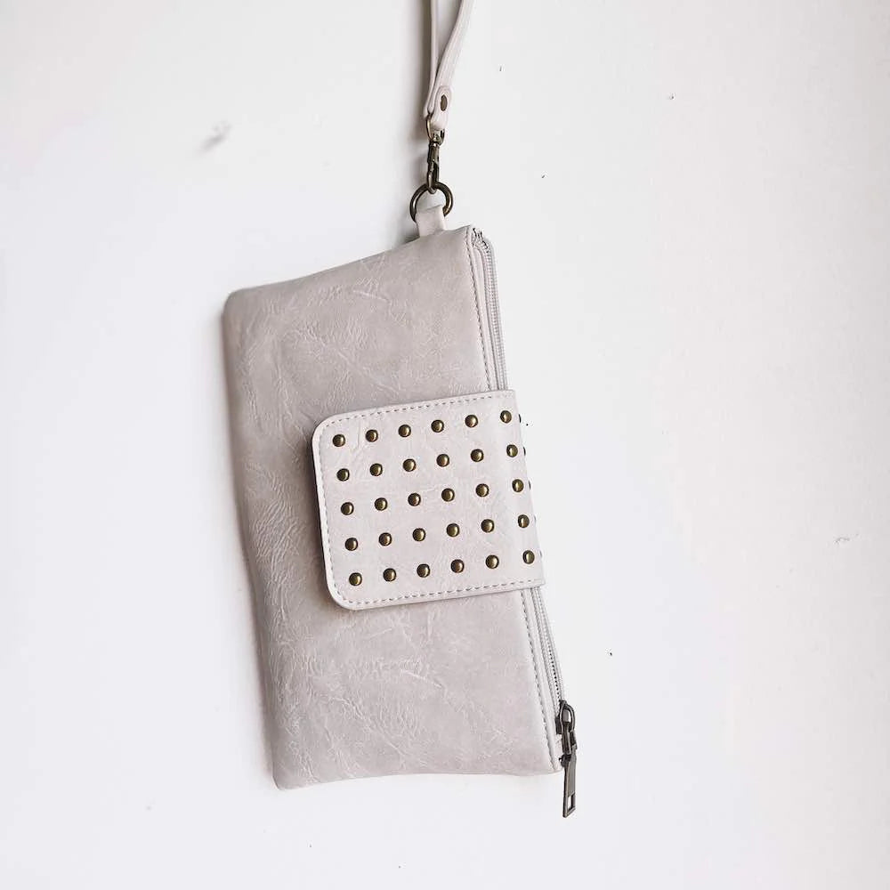 Riviera Maya Rivet Clutch - Cream