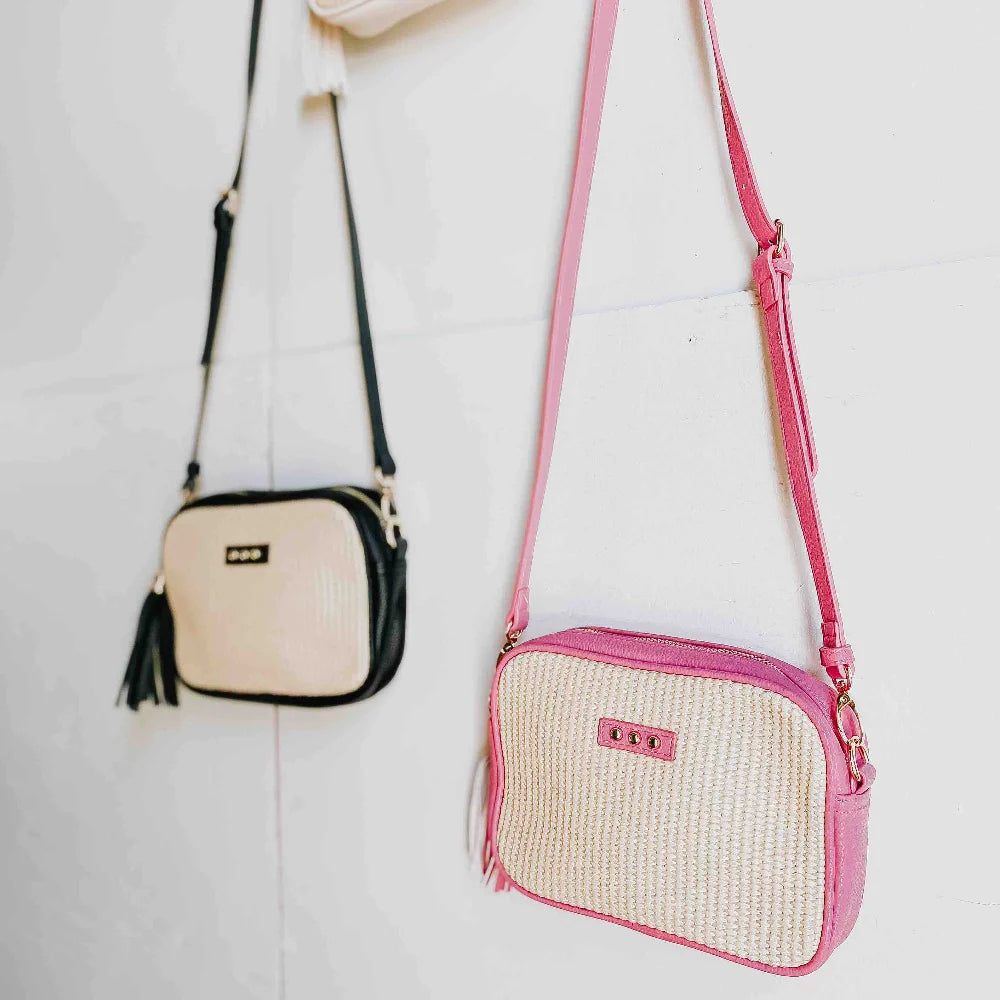 Silvia Straw Camera Bag - Fuchsia