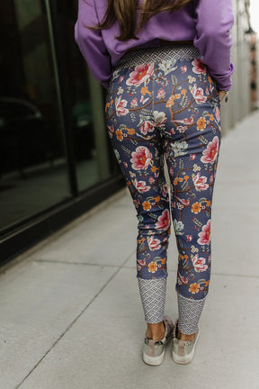 Ampersand Avenue Triple Stretch Joggers - Dancing Floral