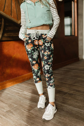 Ampersand Avenue Triple Stretch Joggers - Love Like Wildflowers