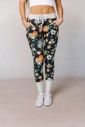 Ampersand Avenue Triple Stretch Joggers - Love Like Wildflowers