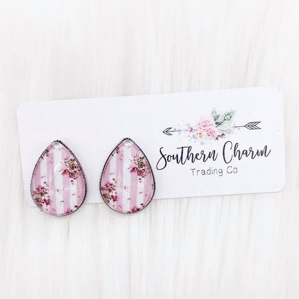 Big as Texas White Striped Floral Teardrop Earrings