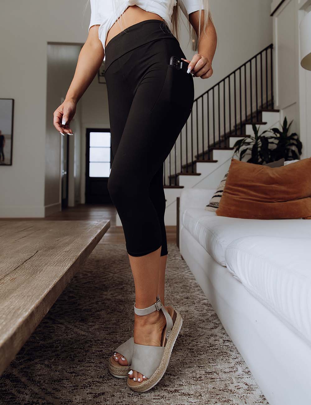 Perfect Fit Pocket Capri Leggings - Black