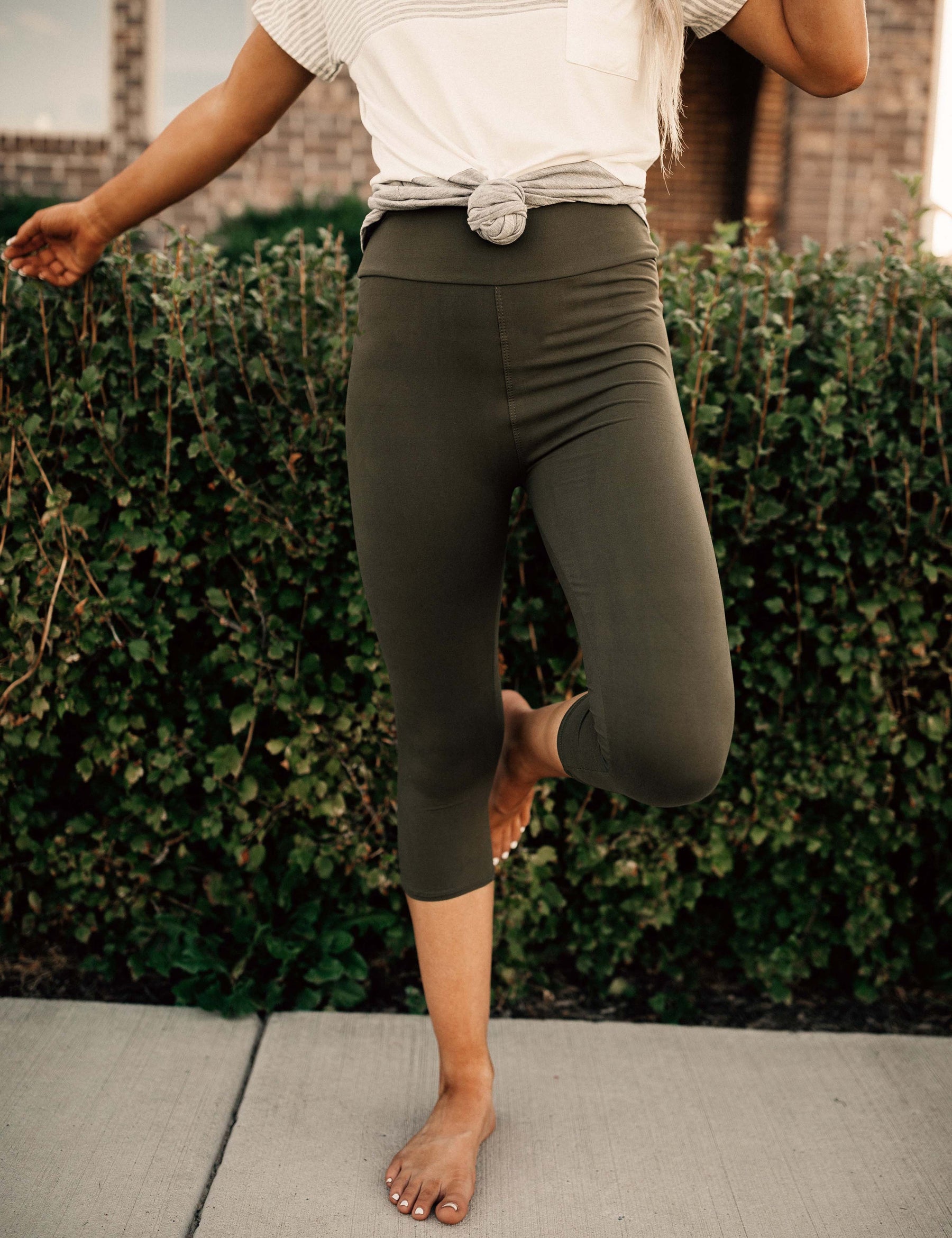 Perfect Fit Capri Leggings - Dark Olive