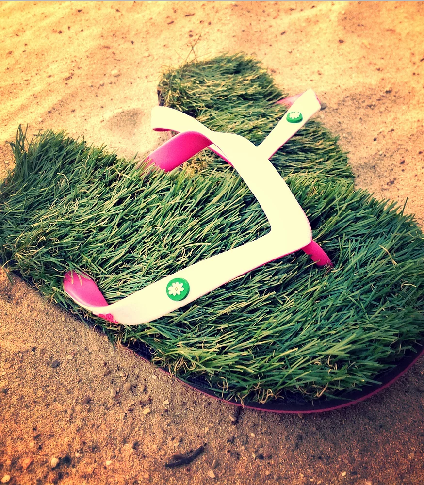 Grass Flip Flops - Pink