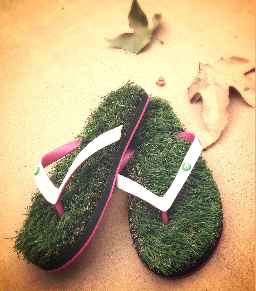Grass Flip Flops - Pink