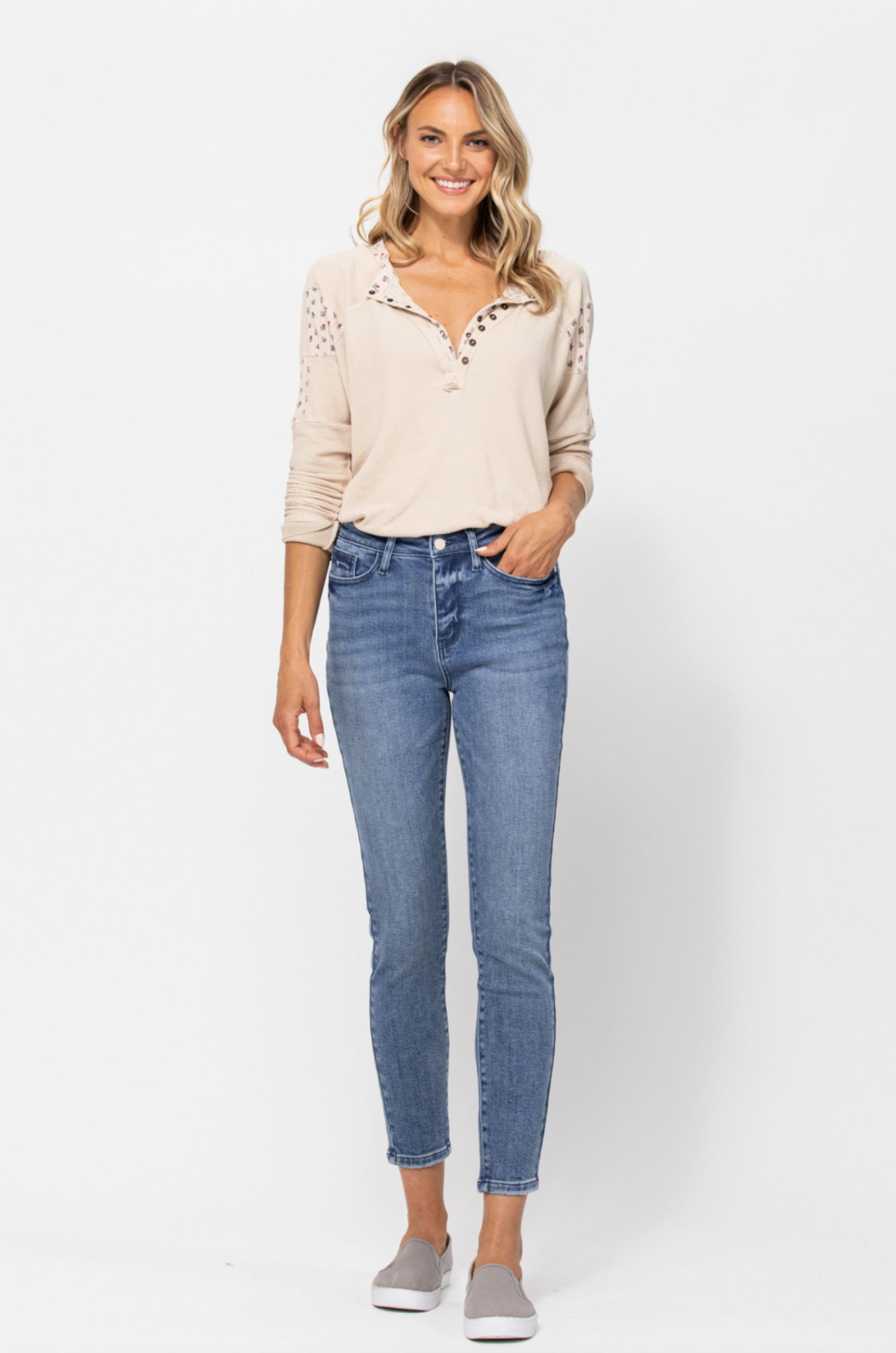 Judy Blue Relaxed Medium Wash Jeans