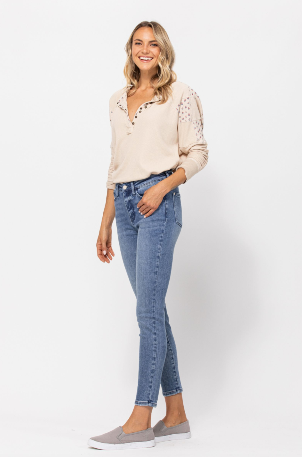 Judy Blue Relaxed Medium Wash Jeans