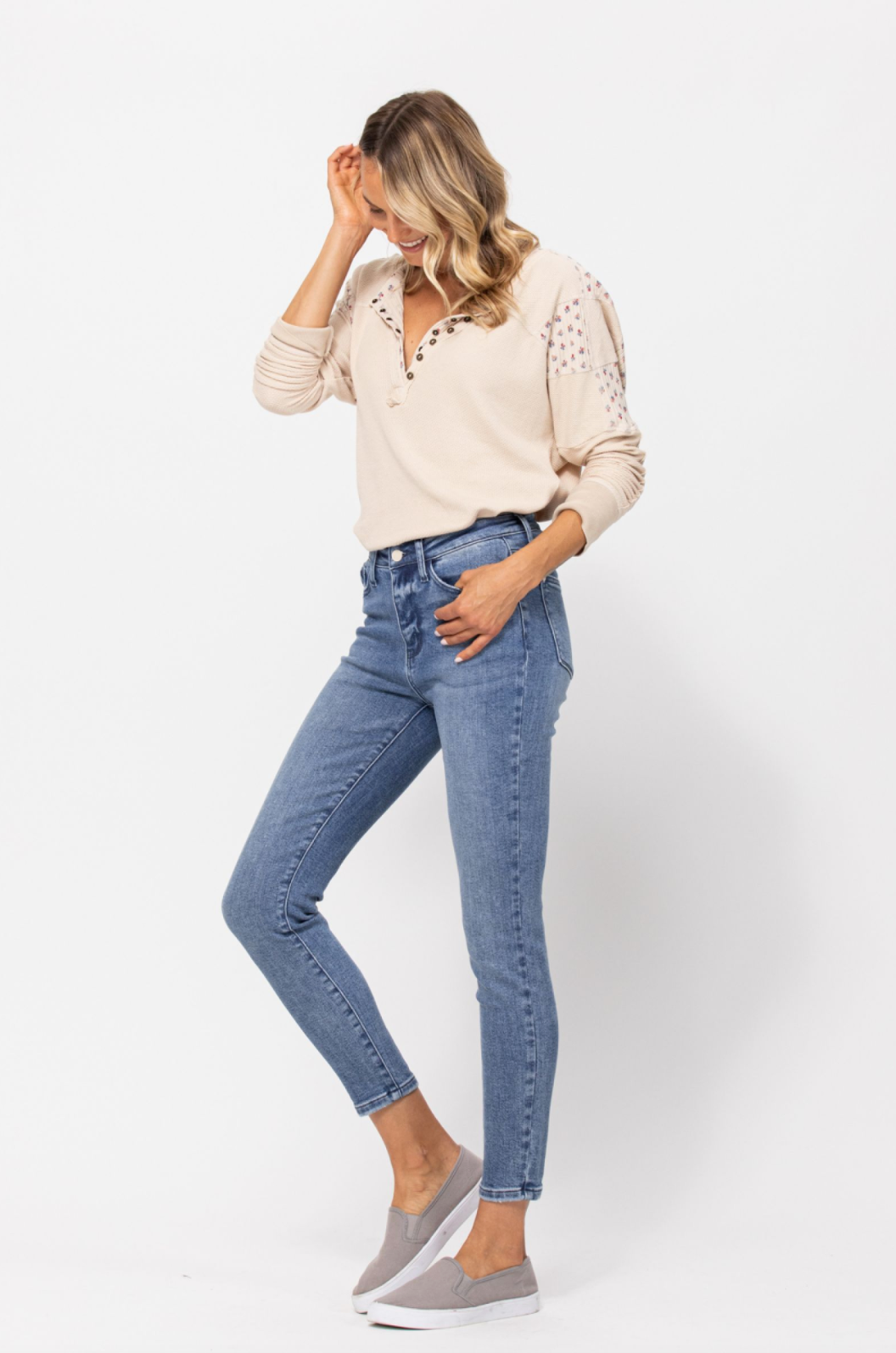 Judy Blue Relaxed Medium Wash Jeans