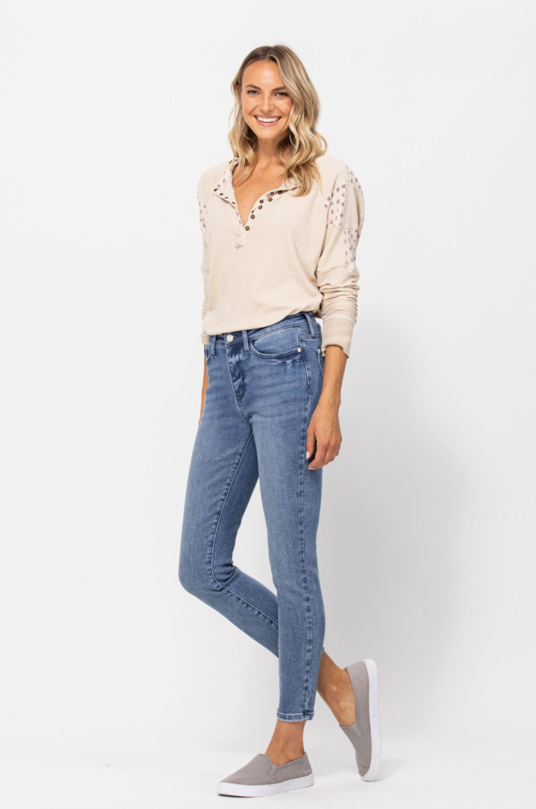 Judy Blue Relaxed Medium Wash Jeans