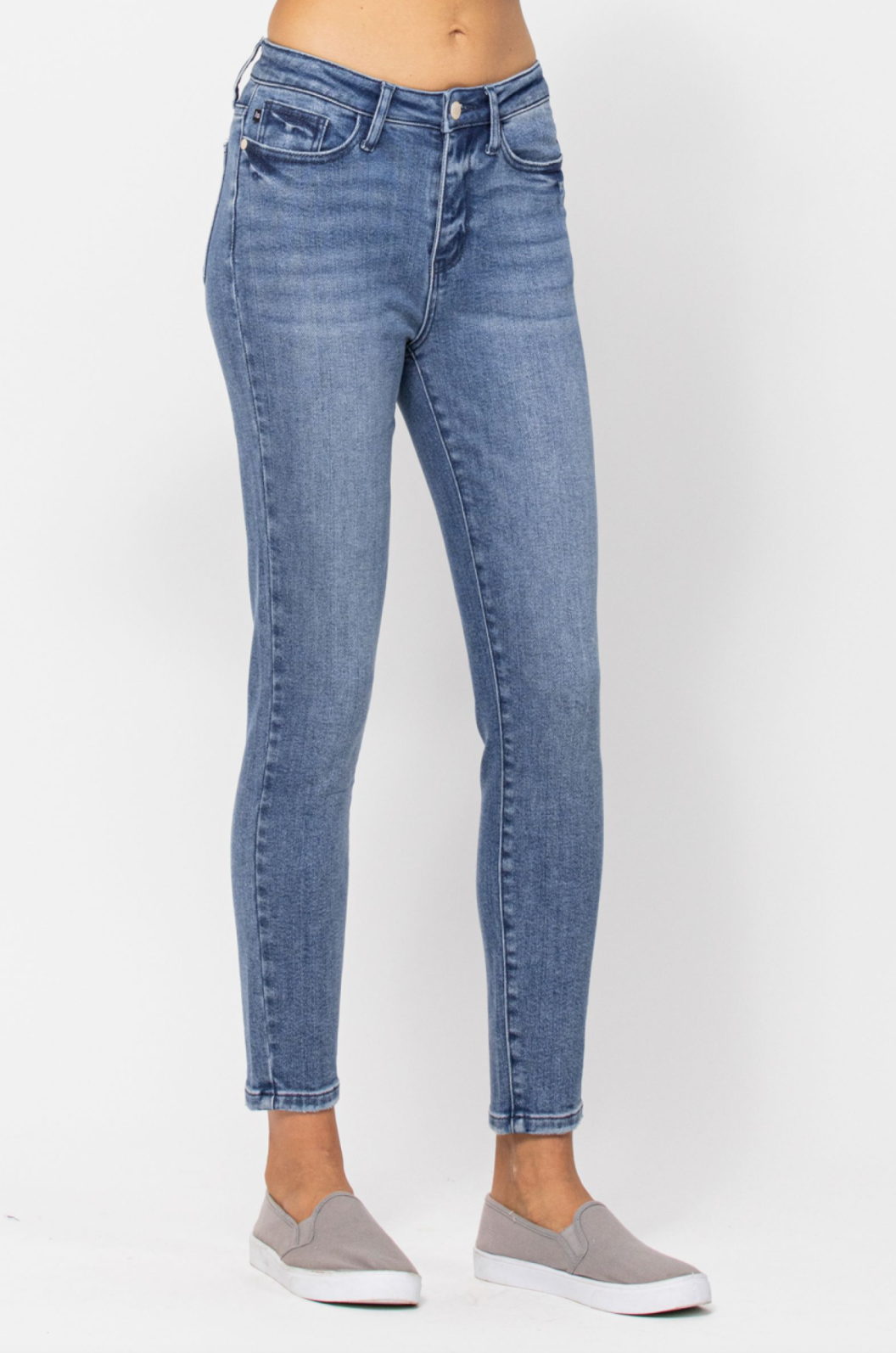 Judy Blue Relaxed Medium Wash Jeans