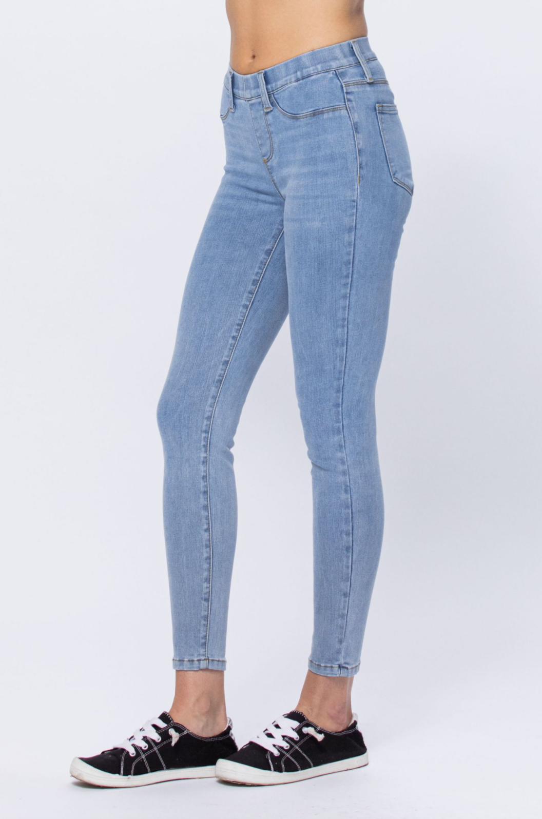 Judy Blue Skinny Pull-On Jeggings - Light Wash