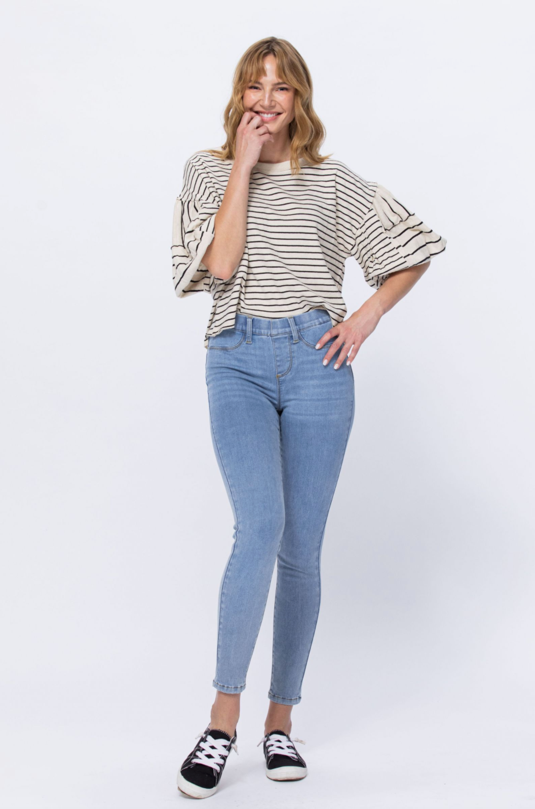 Judy Blue Skinny Pull-On Jeggings - Light Wash