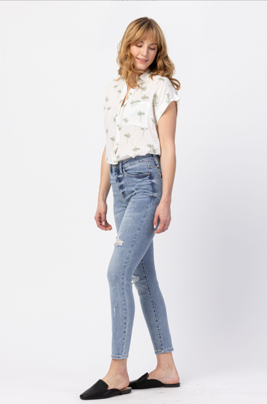 Judy Blue Light Wash Destroyed Skinny Jeans