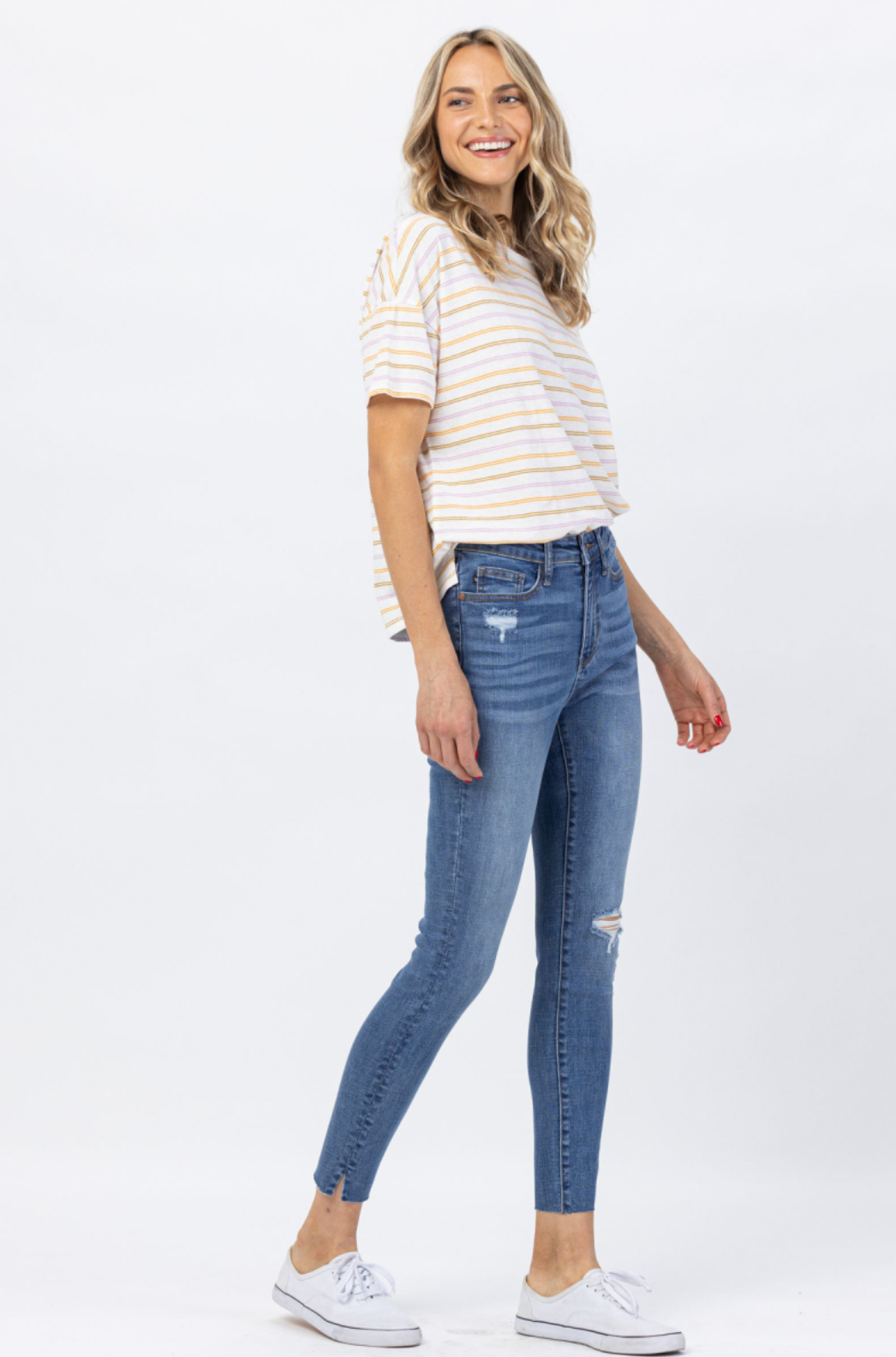 Judy Blue Dandelion Embroidered Skinny Jeans