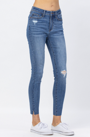 Judy Blue Dandelion Embroidered Skinny Jeans