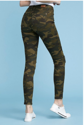 Judy Blue Camouflage Distressed Skinny Jean