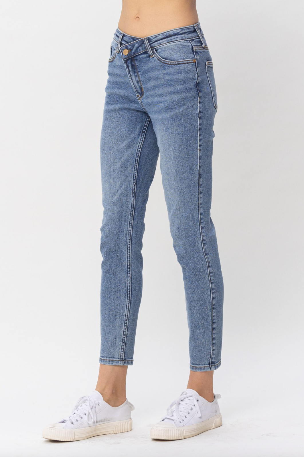 Judy Blue Cross Over Waistband Girlfriend Jeans