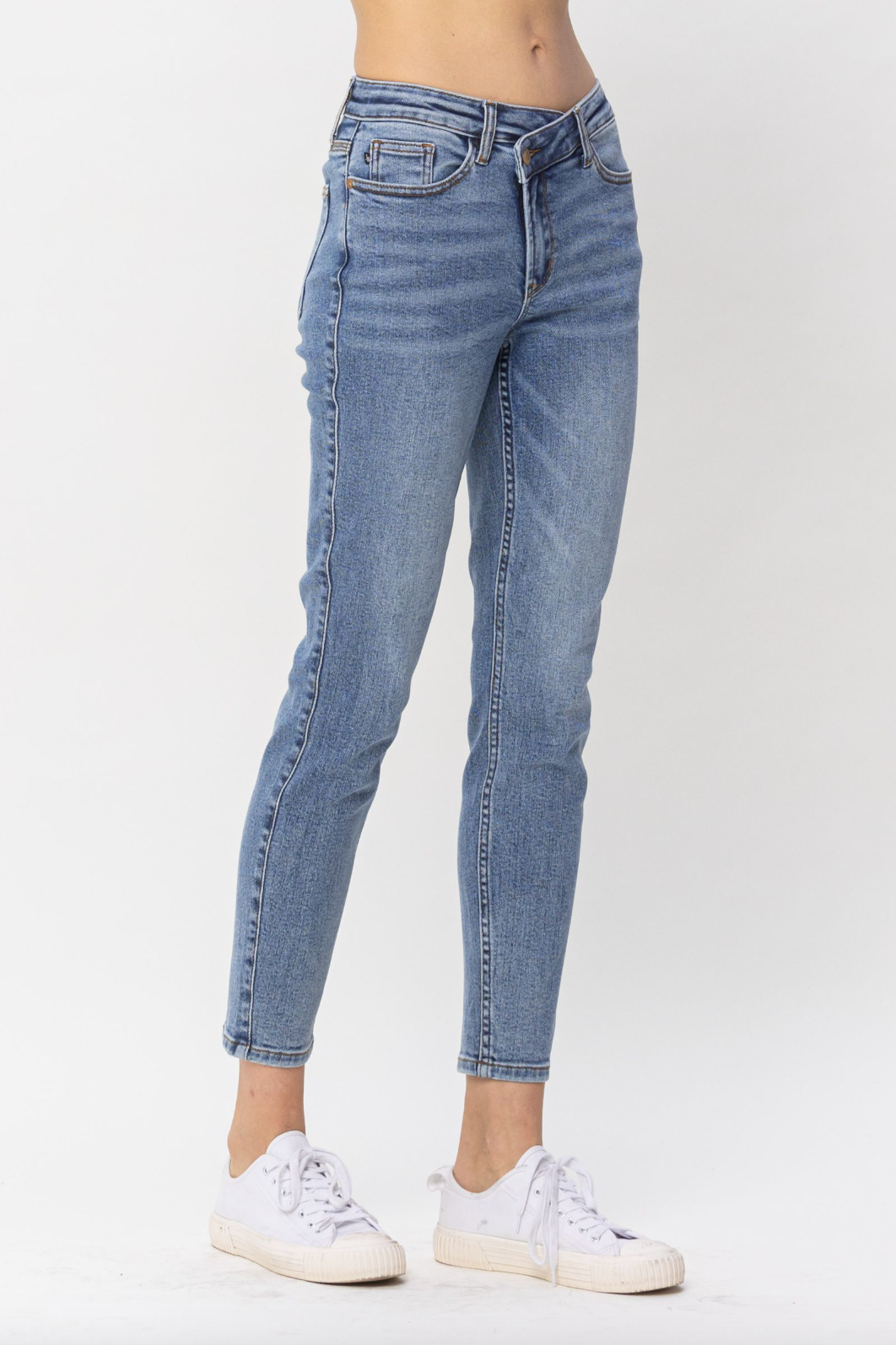 Judy Blue Cross Over Waistband Girlfriend Jeans