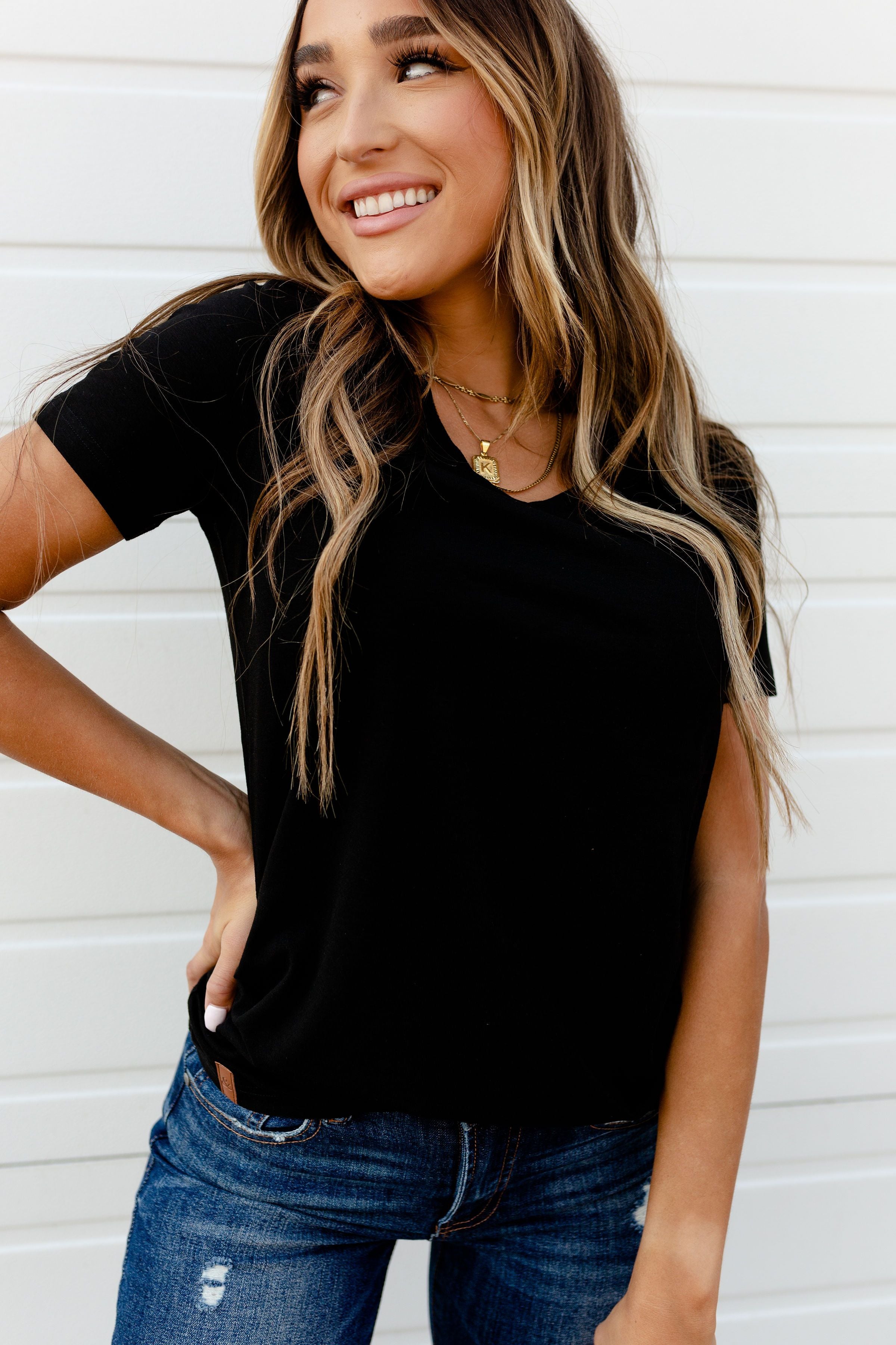 Ampersand Avenue Vneck Lulu Tee - Black