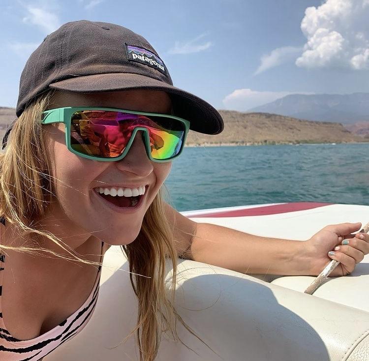 FarOut Sunglasses - Aqua Polarized Retros Pink Lens