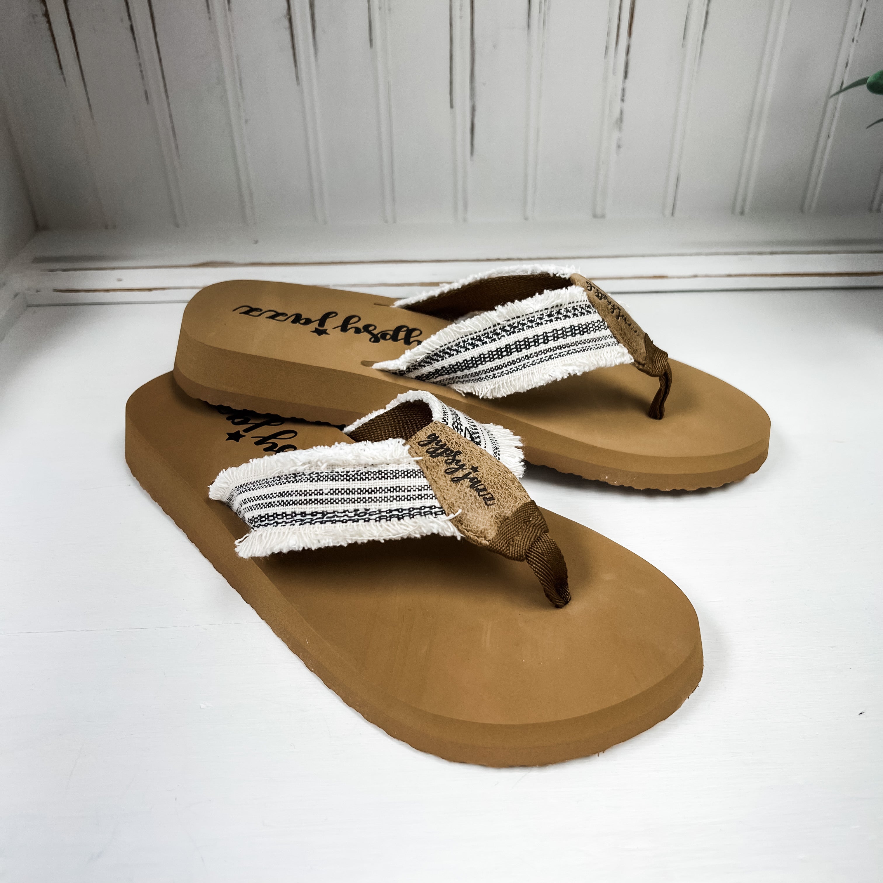 Encore Sandals- Cream/Black