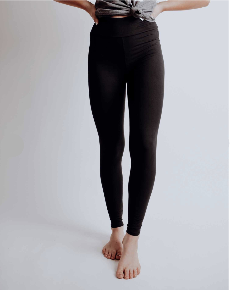 Perfect Fit Pocket Yoga Shorts - Black