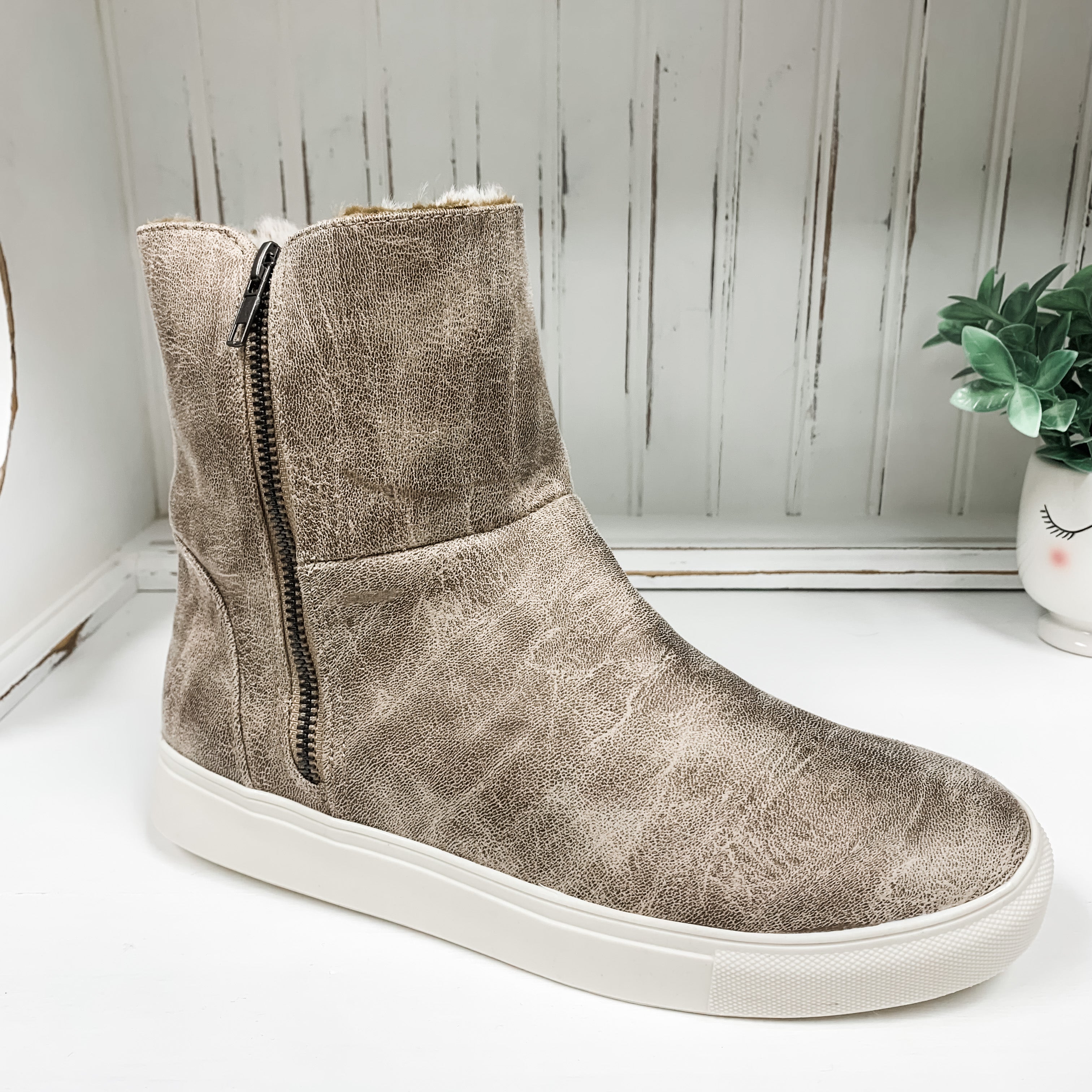 Plusher Bootie - Cream