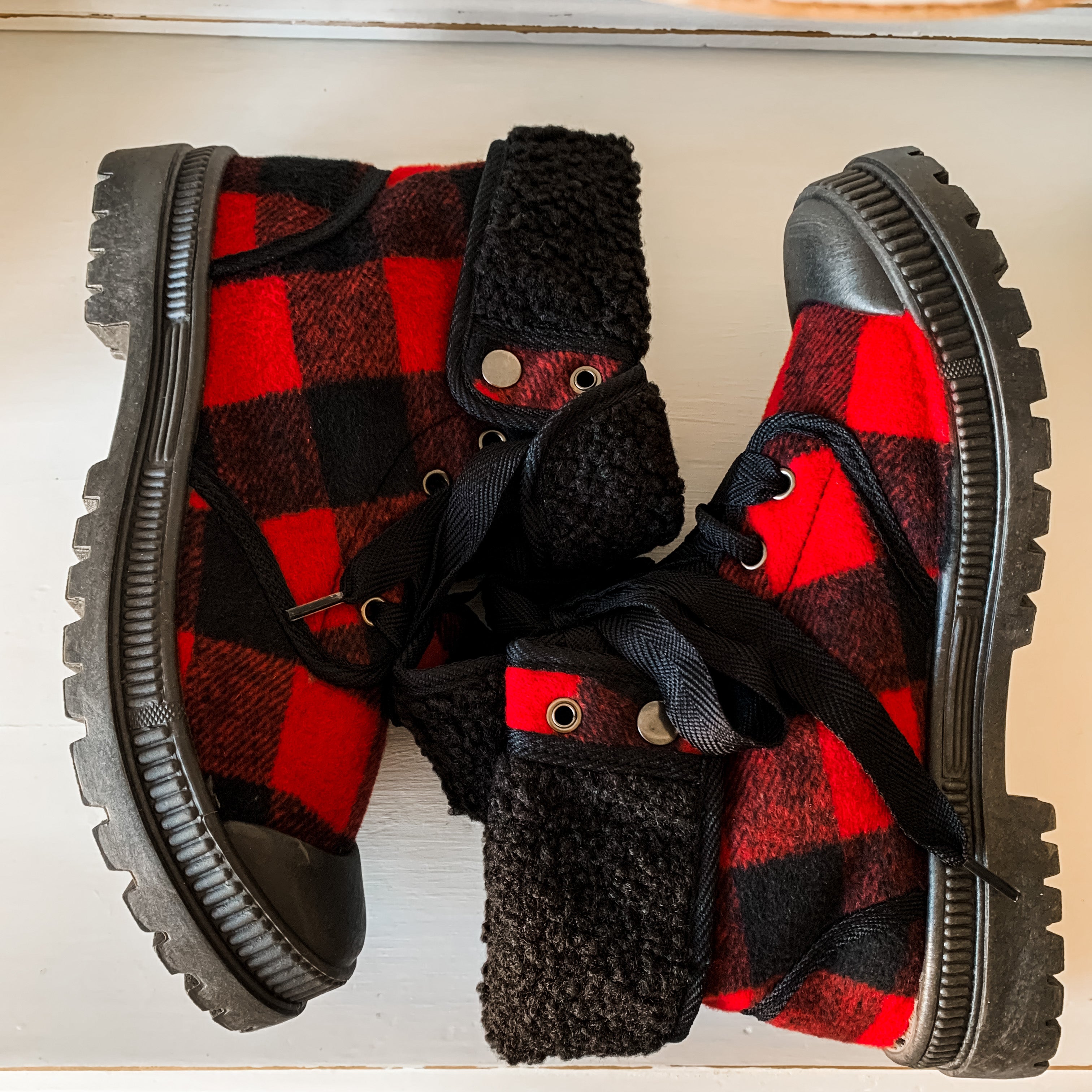 Emerson - Black/Red