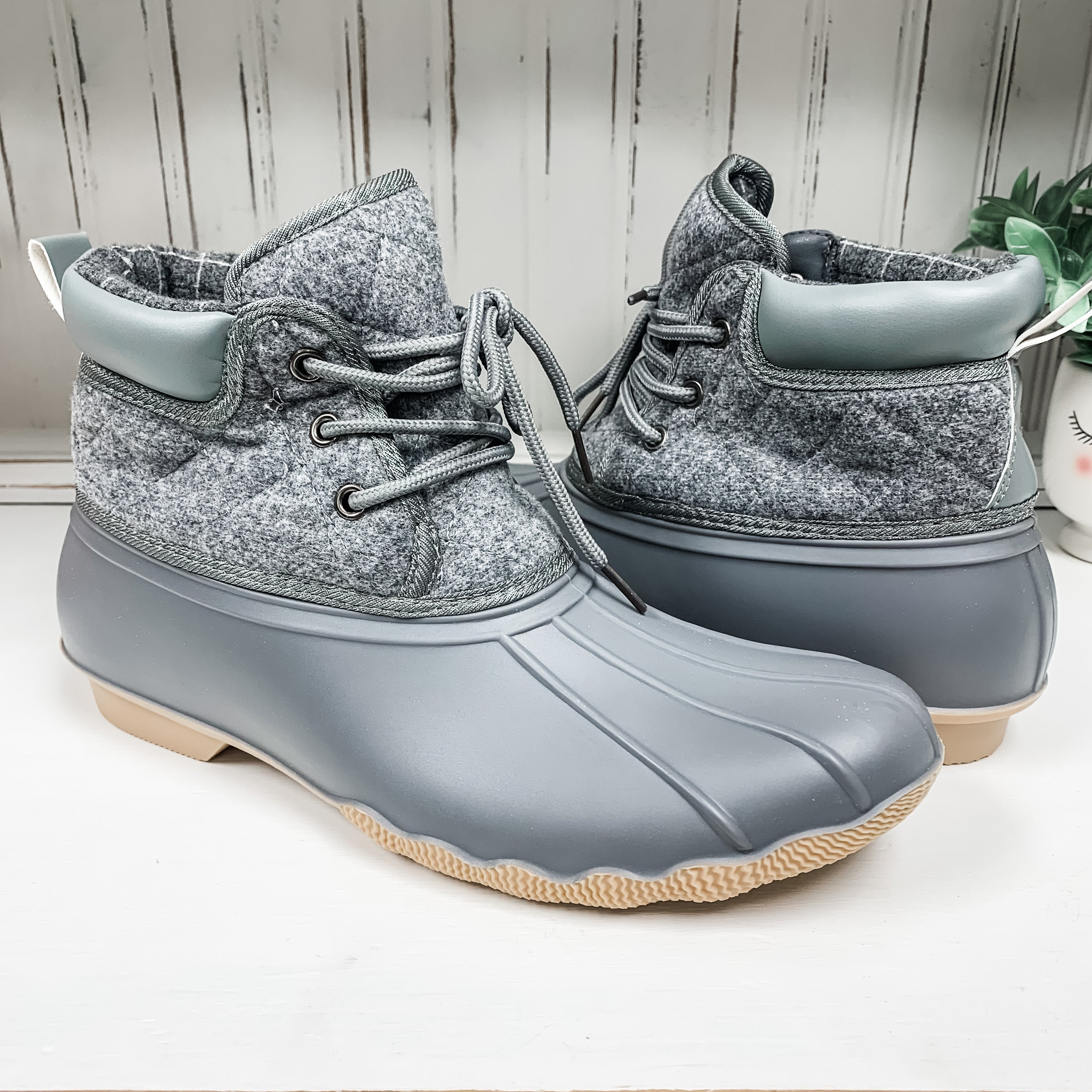 duck boots women grey