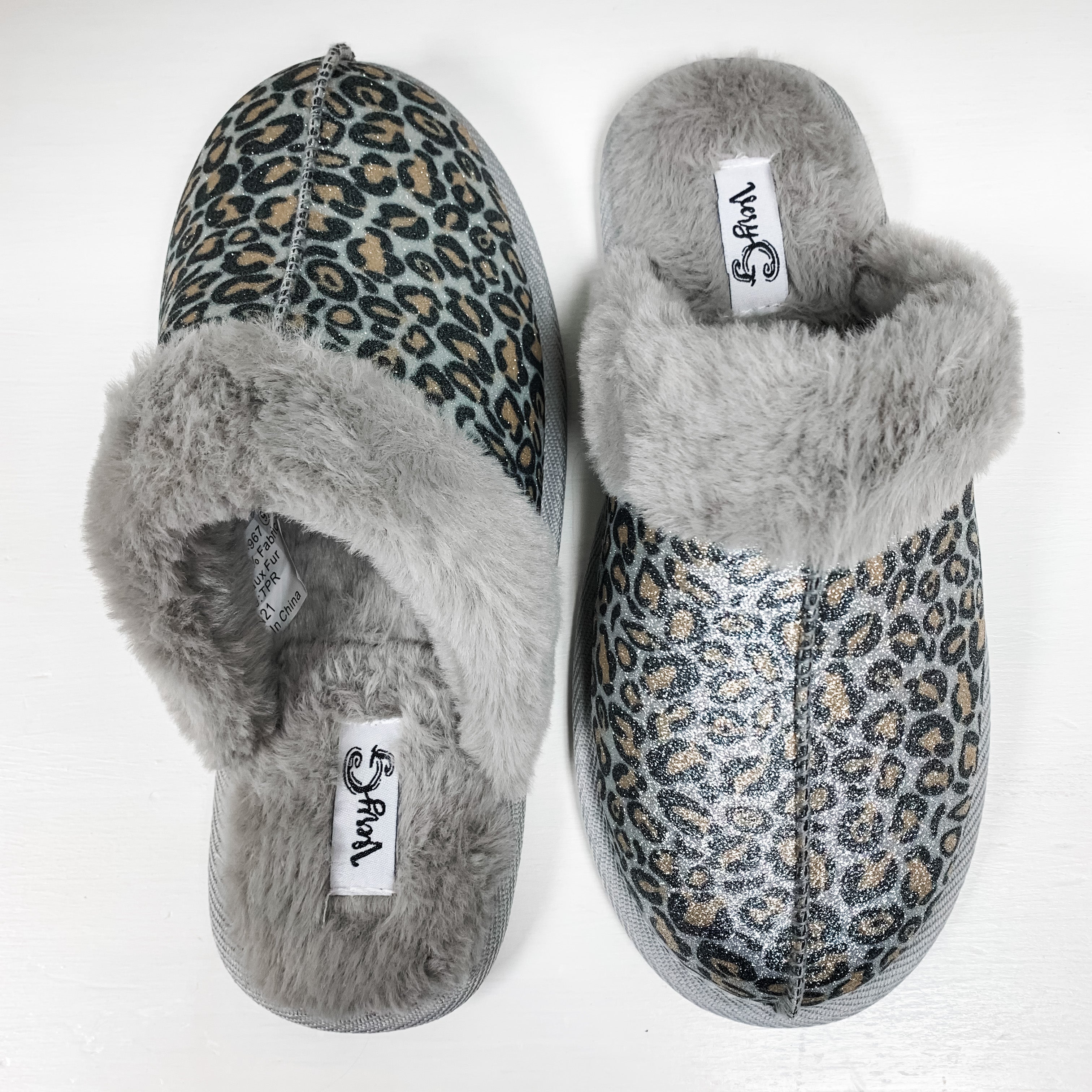 Diggy - Grey Leopard Slipper