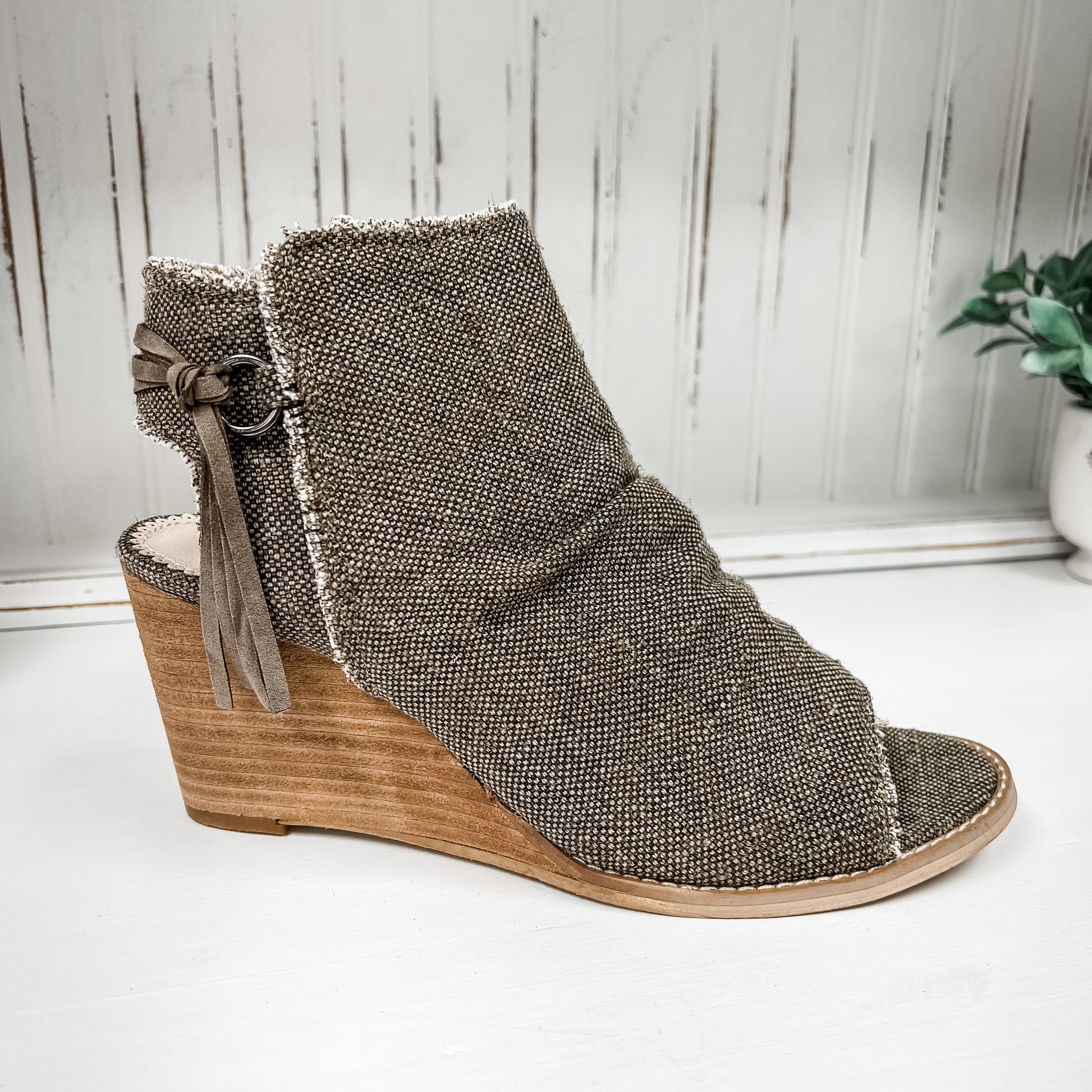 Sis Wedge Sandal - Taupe