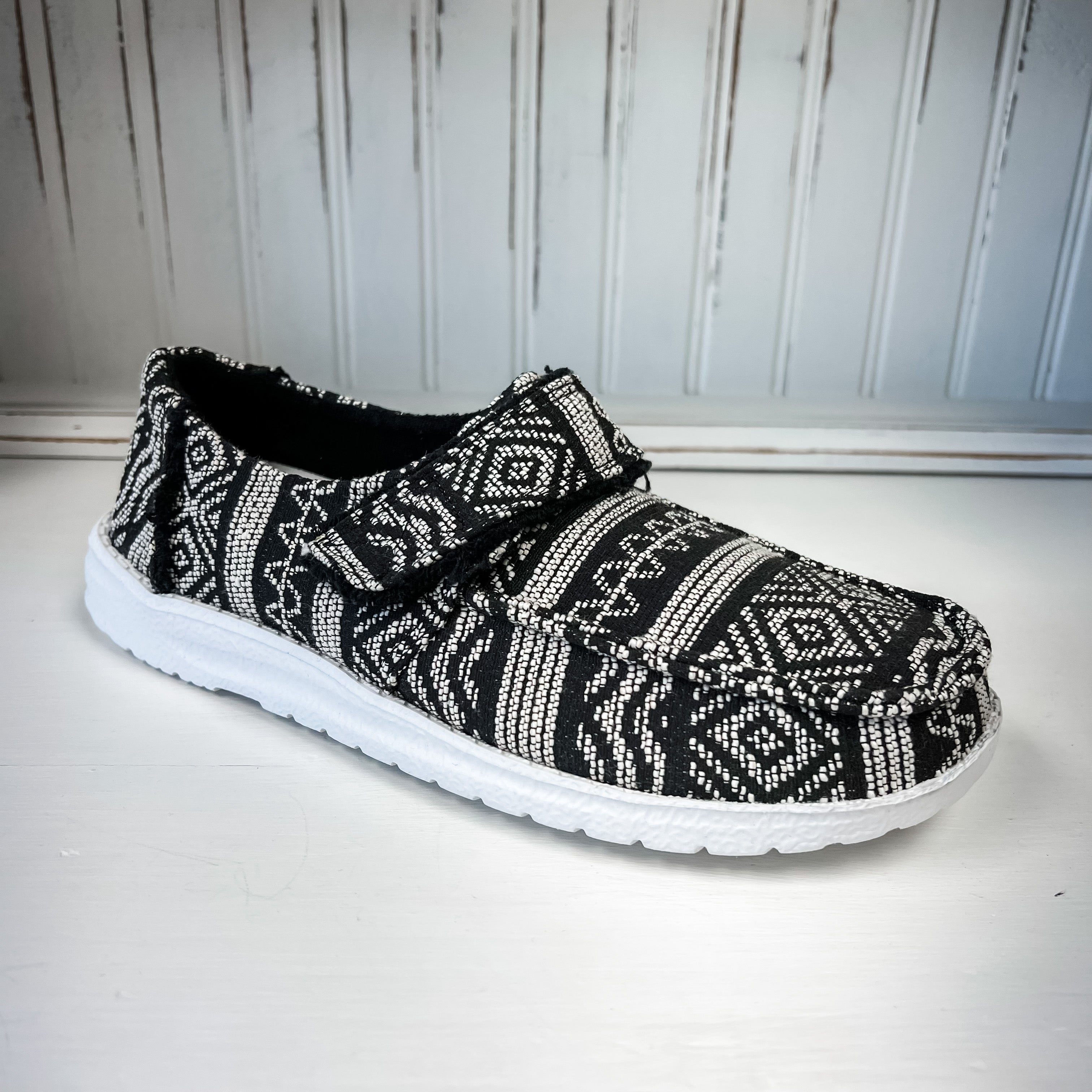 Melody Slip-on Shoe - Black/White