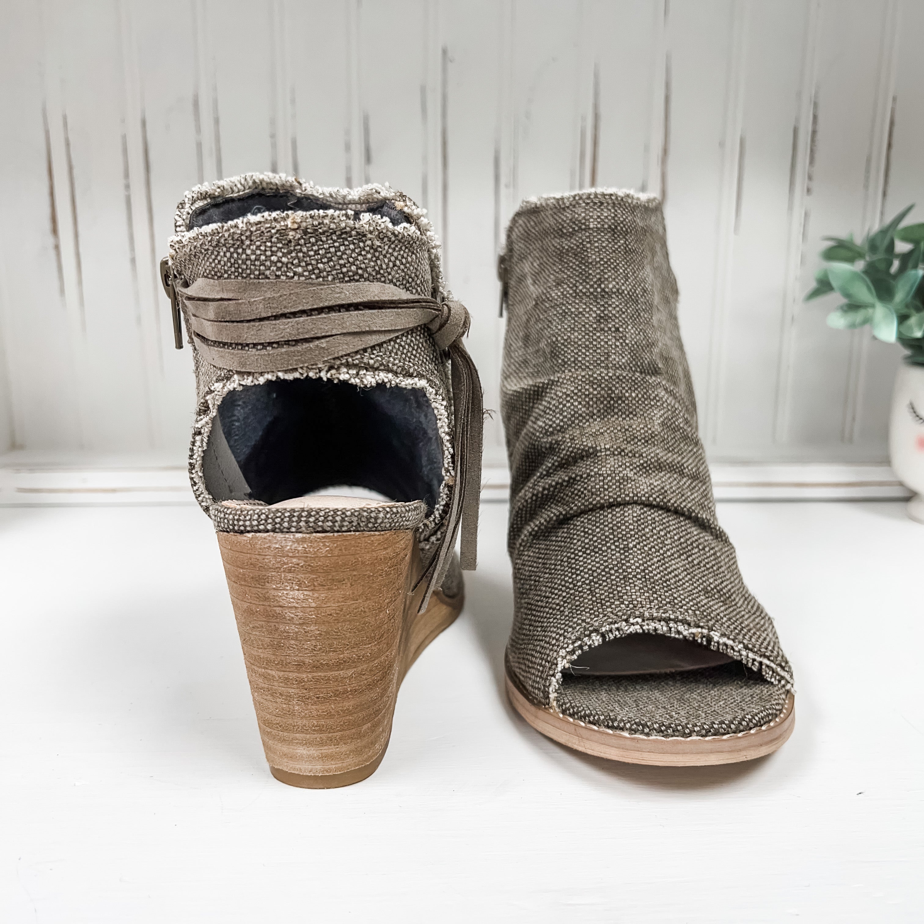 Sis Wedge Sandal - Taupe