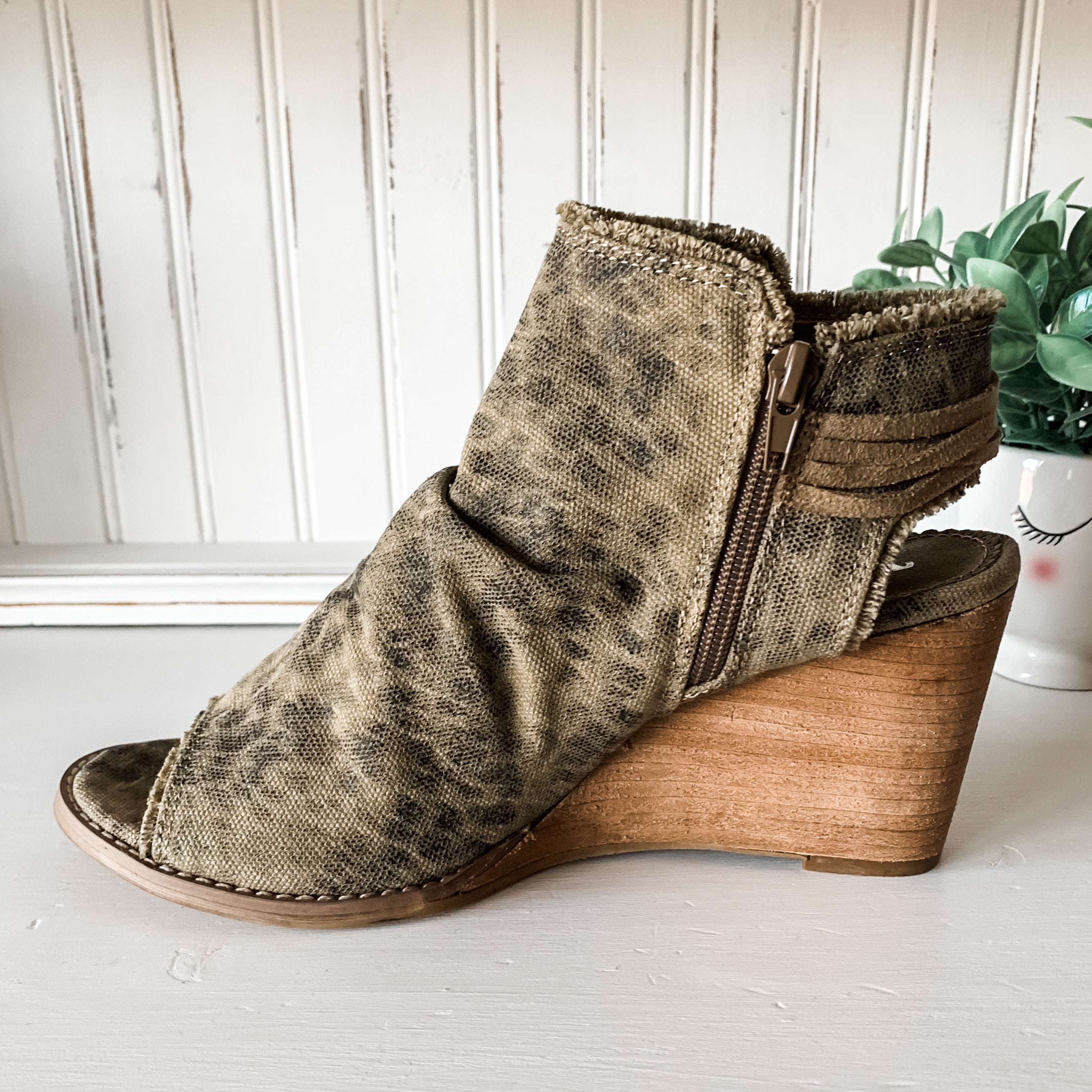 Keely Wedge - Tan