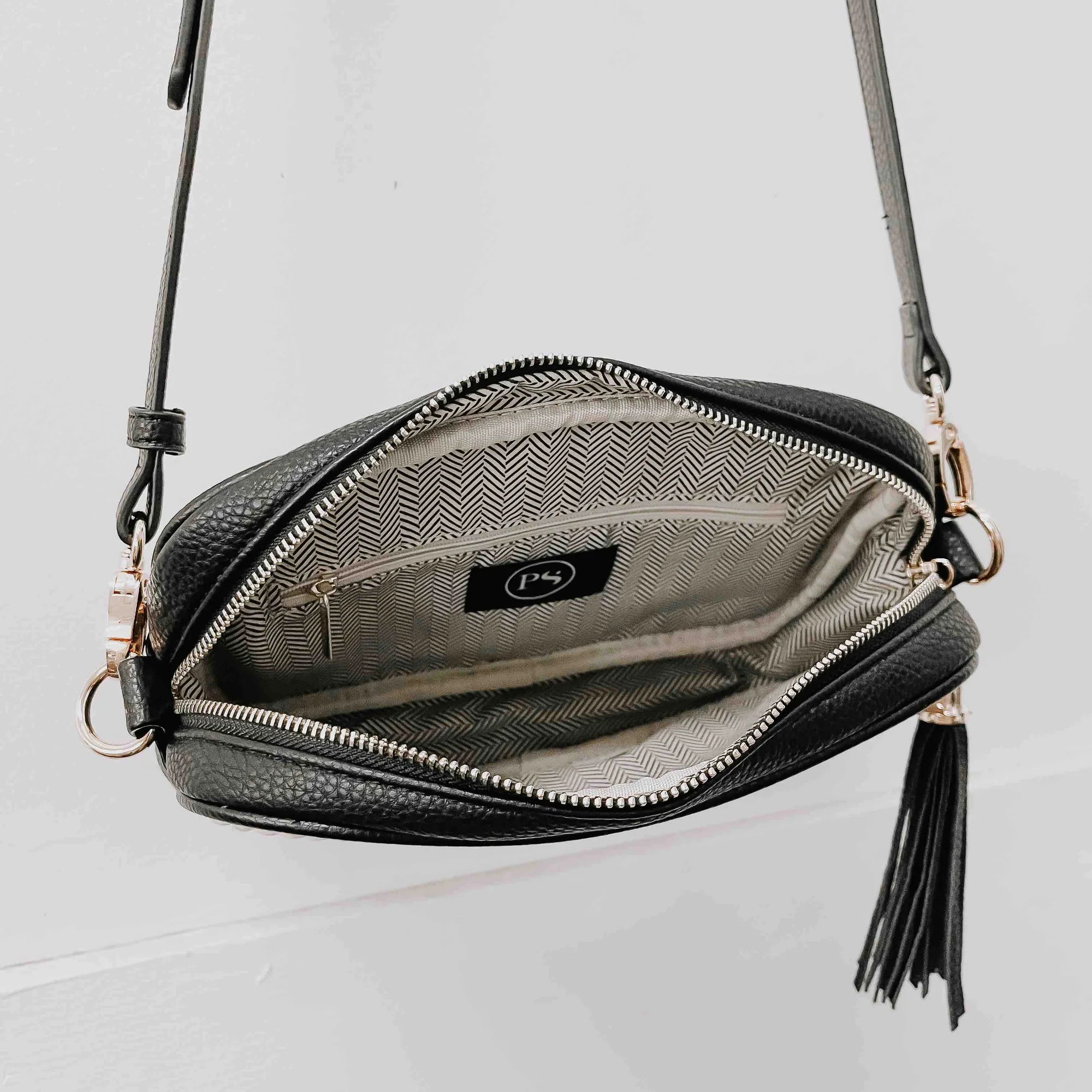 Silvia Straw Camera Bag - Fuchsia