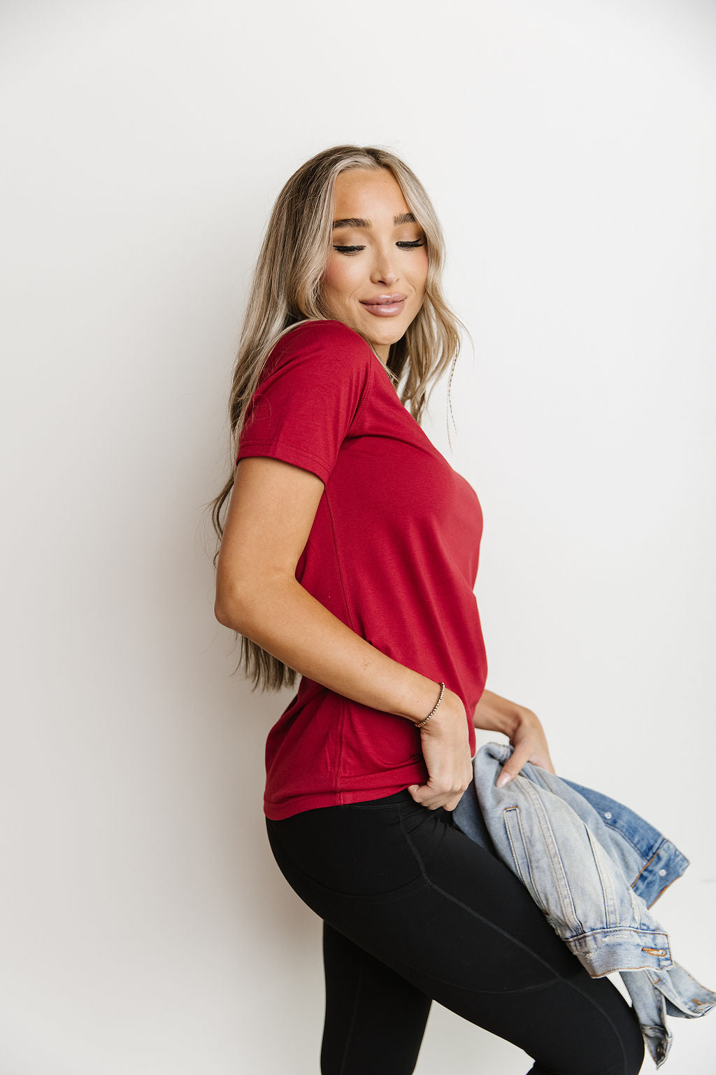 Ampersand Avenue Vneck Lulu Tee - Red