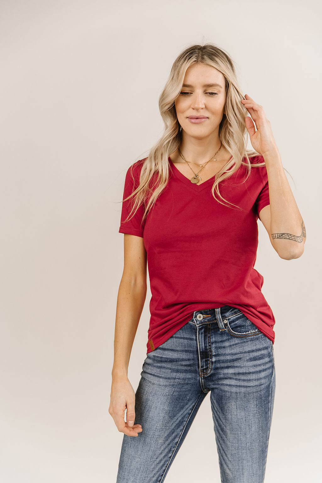 Ampersand Avenue Vneck Lulu Tee - Red